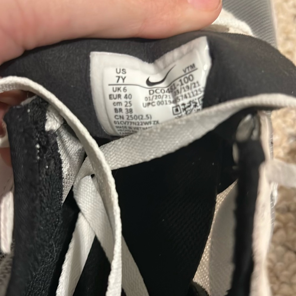 Nike Waffle One - Picture 3 of 8